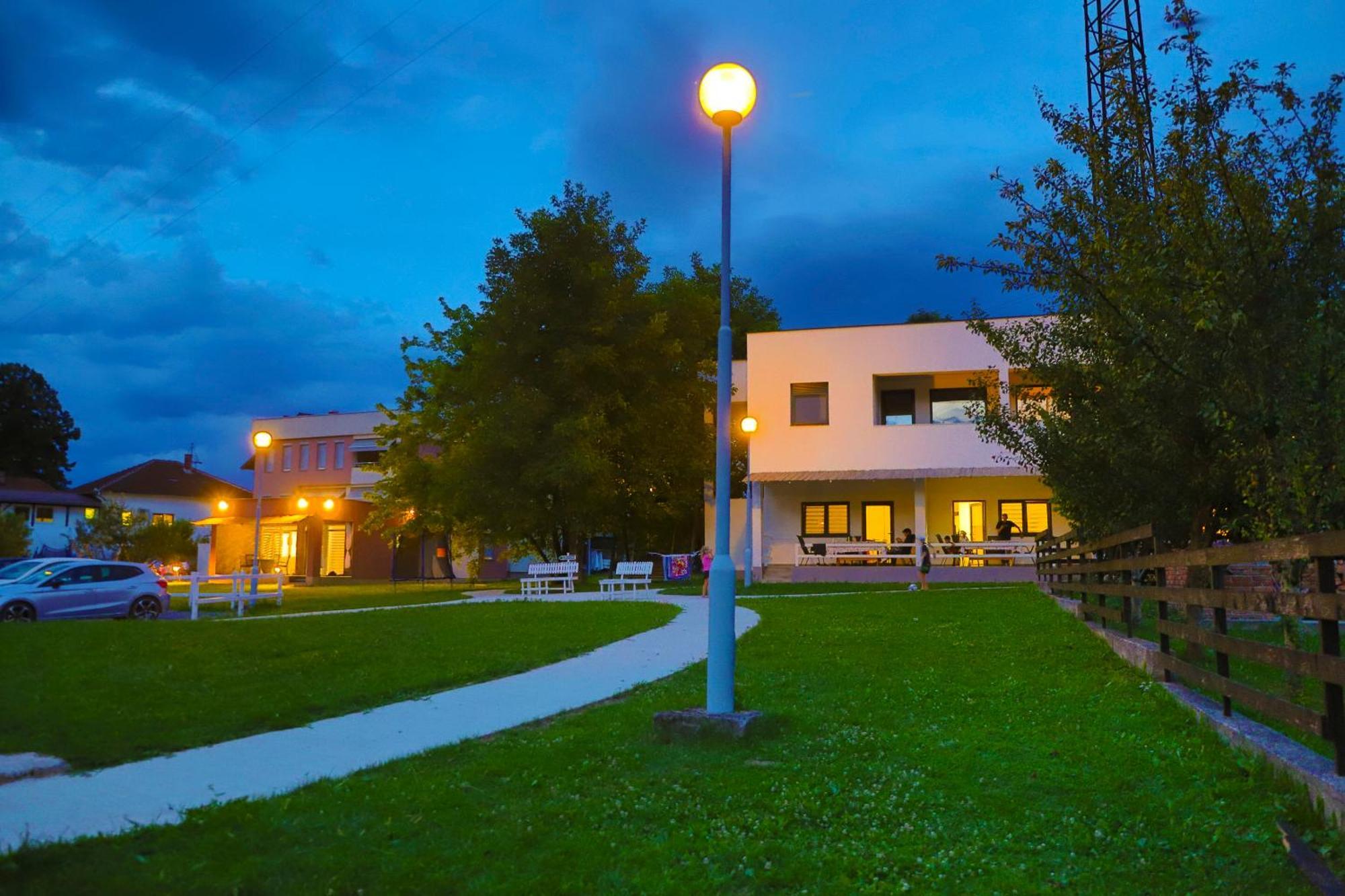 Holiday Homes Pozitiva Bihac Exterior photo