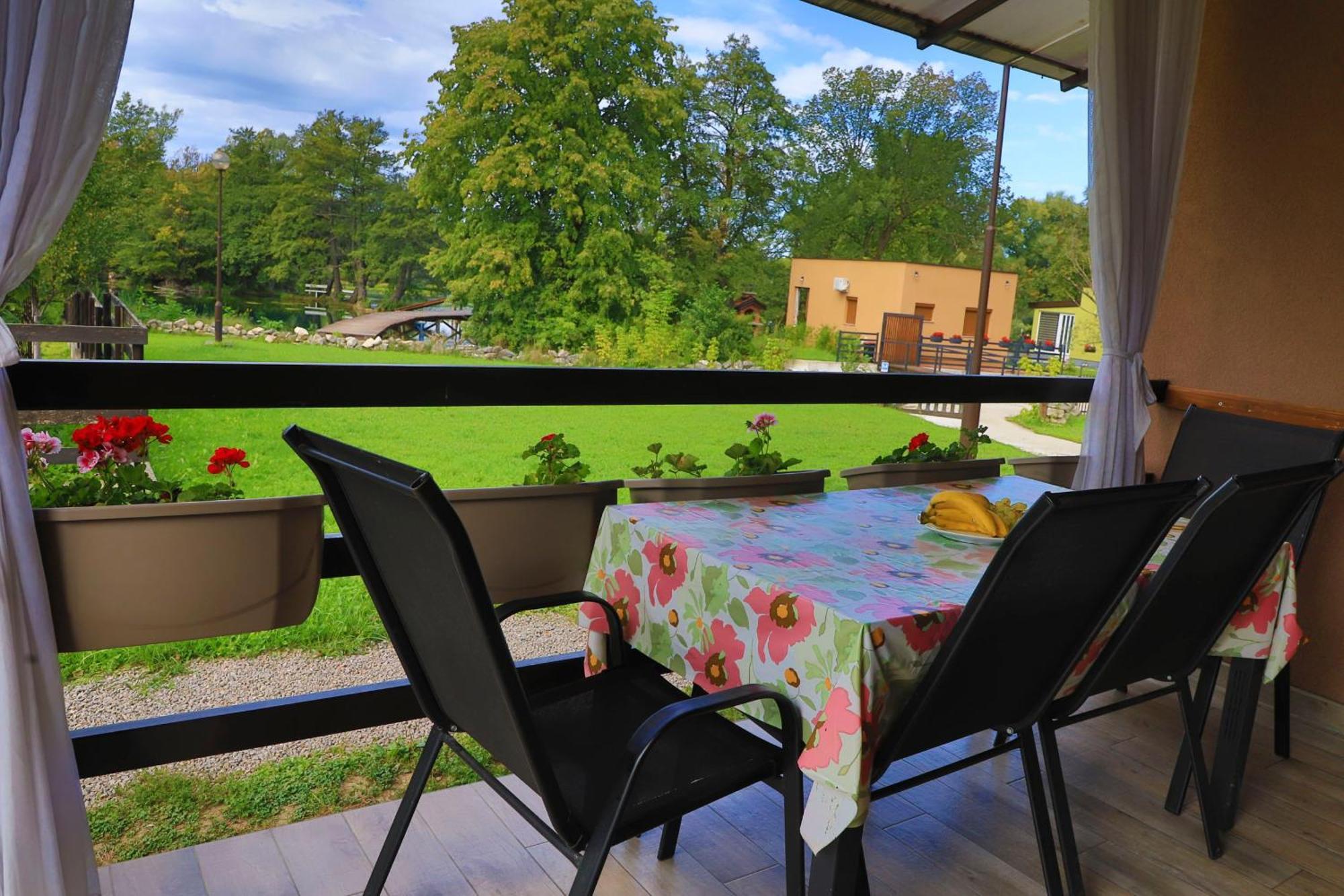 Holiday Homes Pozitiva Bihac Exterior photo